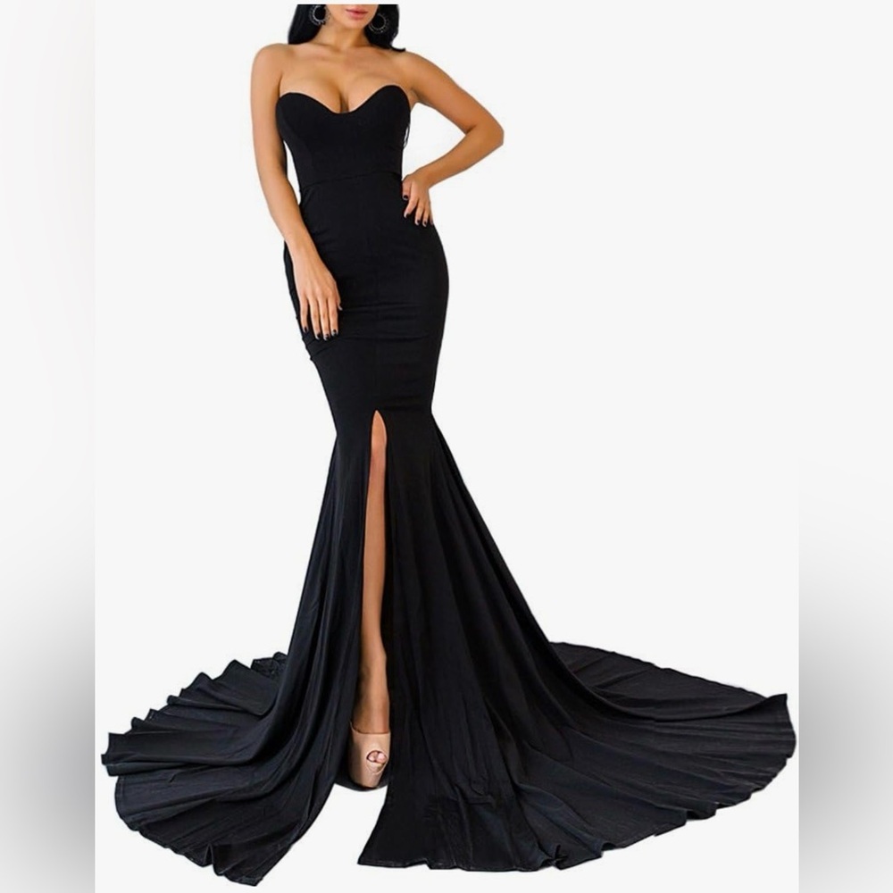 Elegant Black Evening Gown - Picture 4 of 4